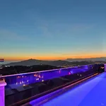 3 Bedroom - Outdoor And Indoor Pool וילה