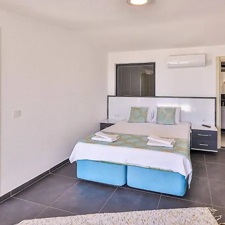 3 Bedroom - Outdoor And Indoor Pool