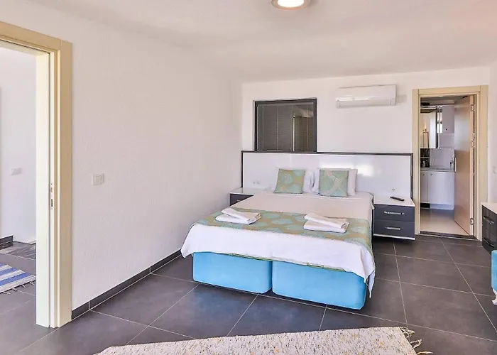 3 Bedroom - Outdoor And Indoor Pool