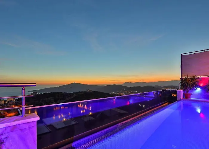 3 Bedroom - Outdoor And Indoor Pool Βίλα