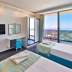 3 Bedroom - Outdoor And Indoor Pool *