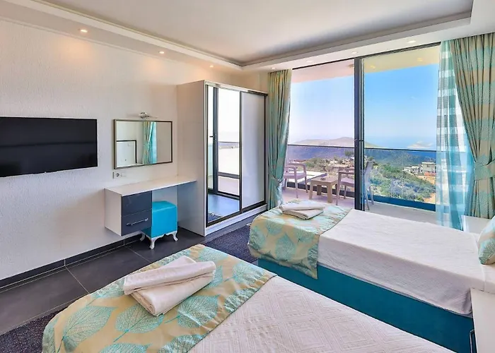 3 Bedroom - Outdoor And Indoor Pool *