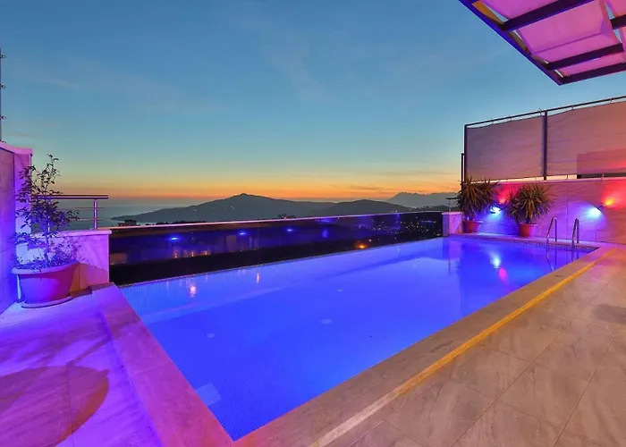 Villa 3 Bedroom - Outdoor And Indoor Pool